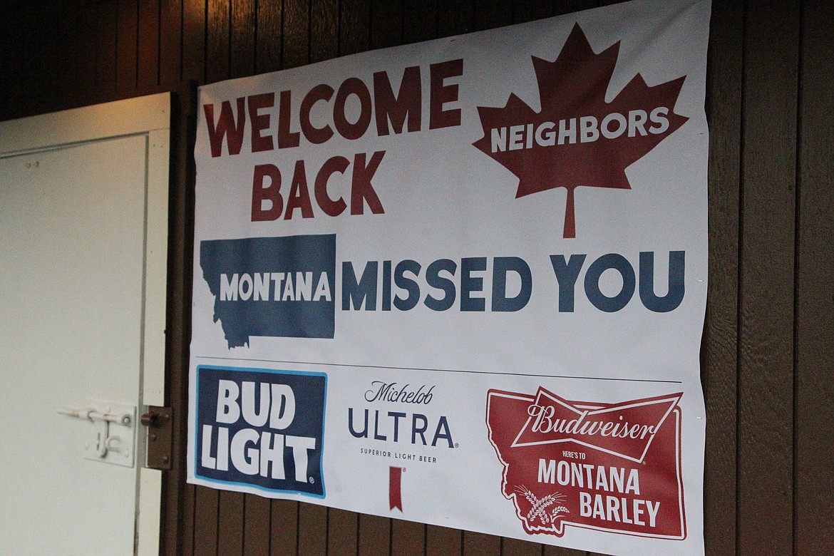 A sign at the First and Last Chance Bar welcomes Canadians. (Will Langhorne/The Western News)