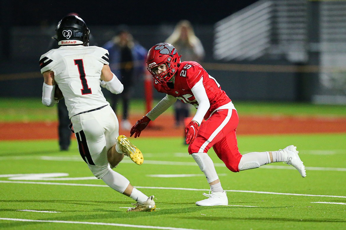 Junior Koby Barlow prepares to make a tackle on Friday.