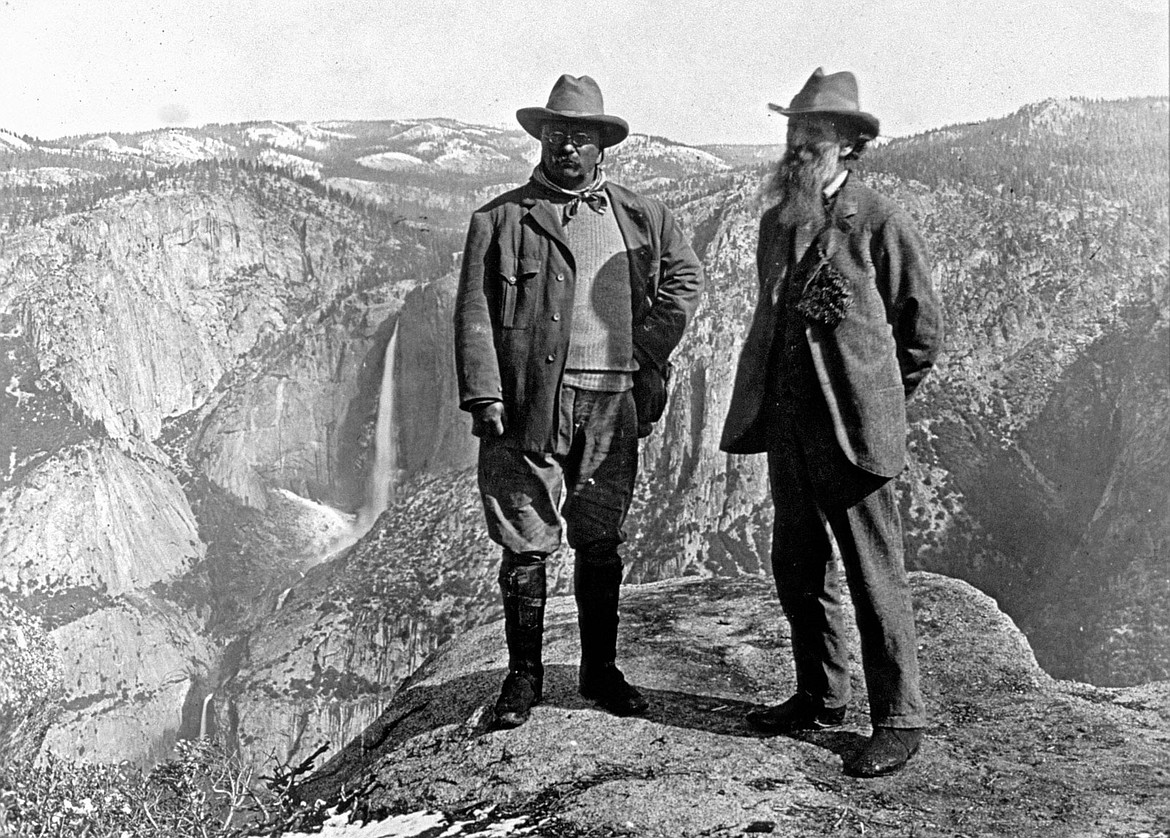 President Theodore Roosevelt and naturalist John Muir at Glacier Point, Yosemite (1903).