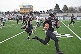 Almira/Coulee-Hartline cruises past Naselle
