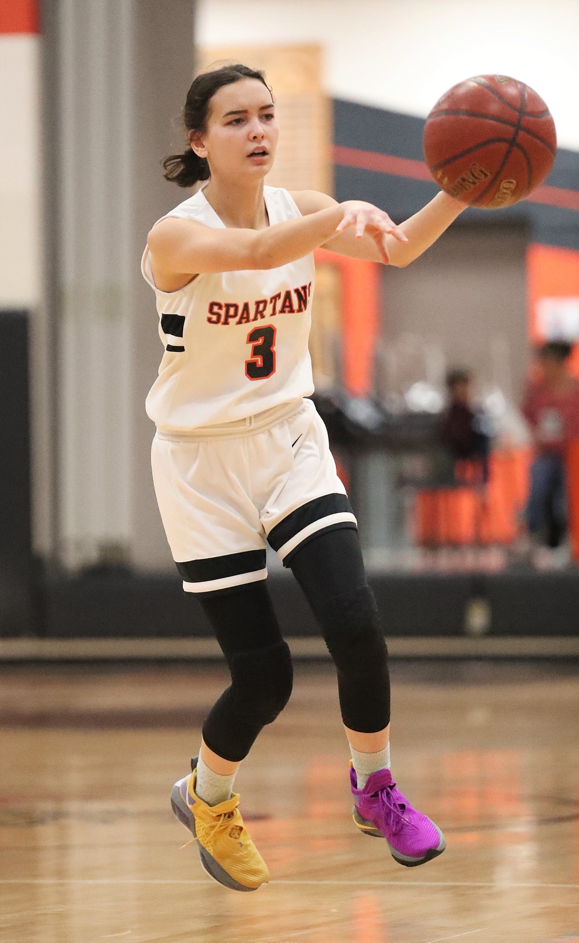 Samantha Pound passes the ball to a teammate.