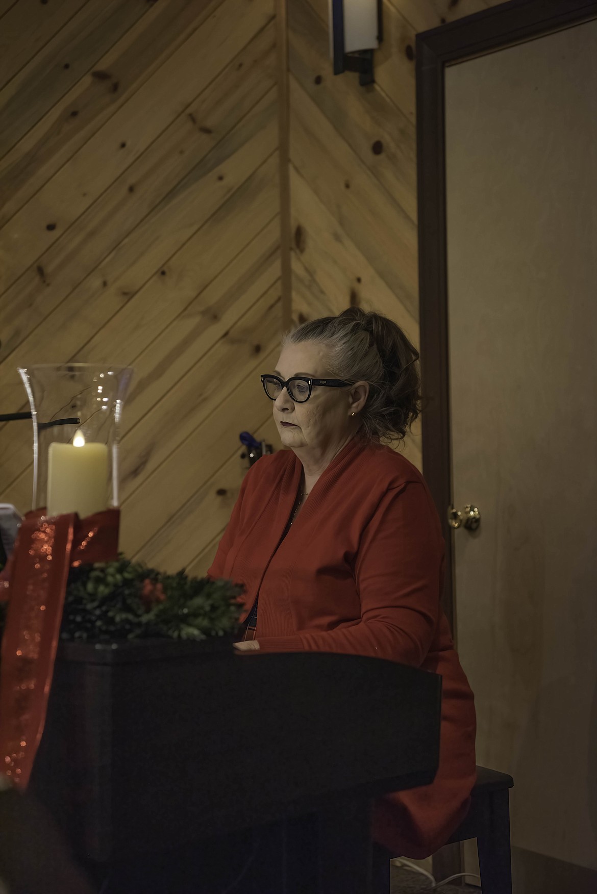 Donna Sheiter plays piano at a Christmas concert Dec. 10 at Plains Bible Chapel. (Tracy Scott/Valley Press)