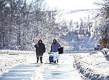 Virginia officials defend response to snowy gridlock on I-95