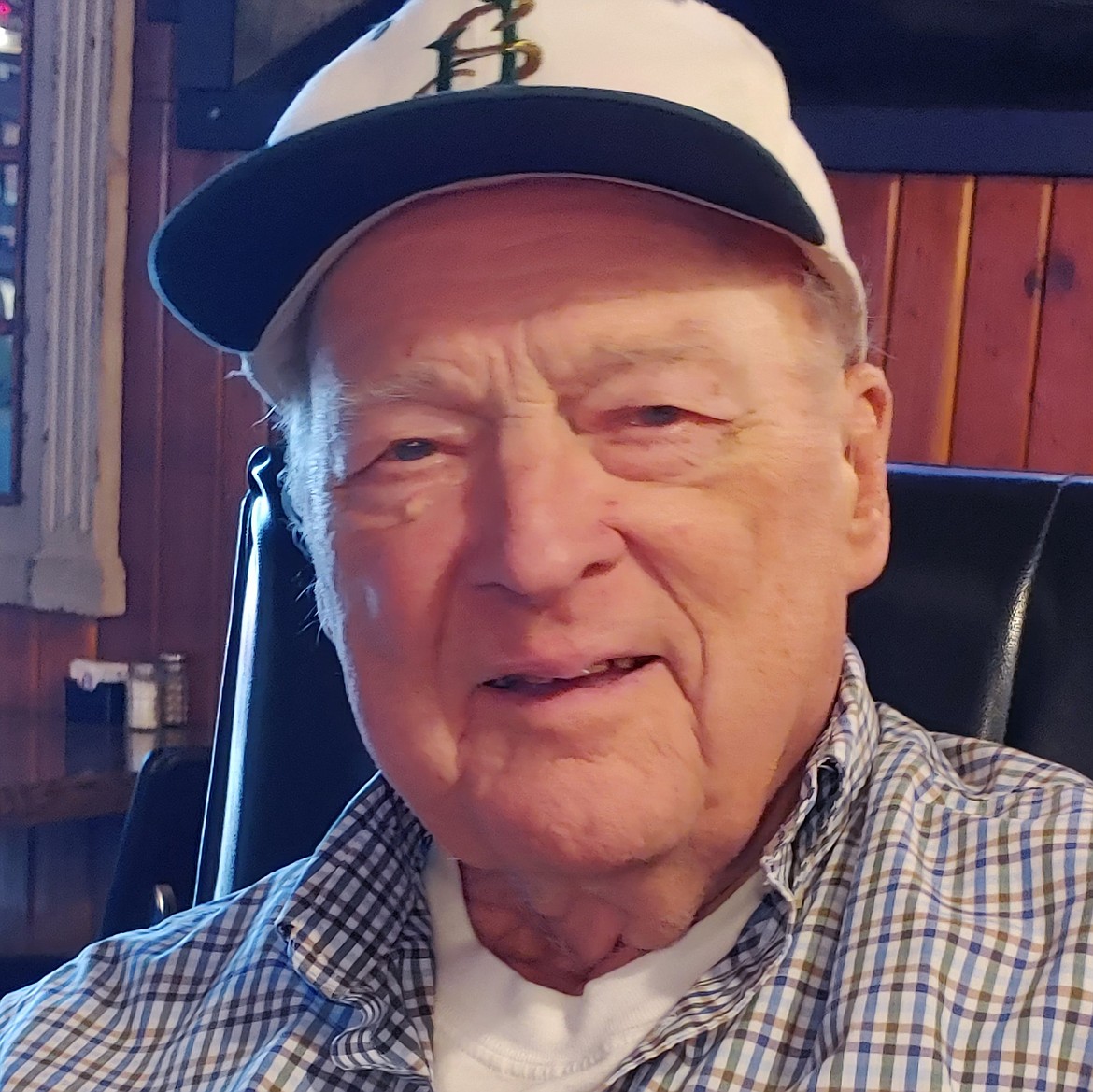 Eugene (Gene) Ewing Hanson, 90, of Clackamas, Oregon, died Tuesday, Jan. 11, 2022.