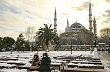Winter welcome: Stranded drivers freed in Istanbul, Athens
