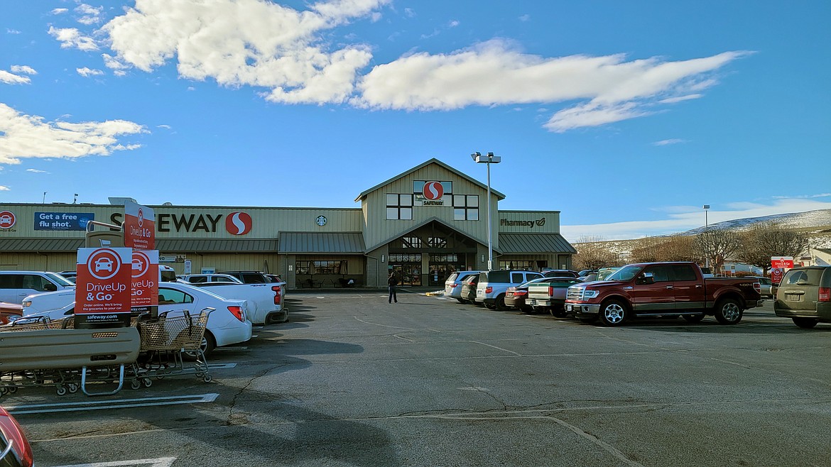 The Safeway in Ephrata, shown here on Tuesday, is one of more than 130 locations across Washington that will offer Supplemental Nutrition Assistance Program benefits online.