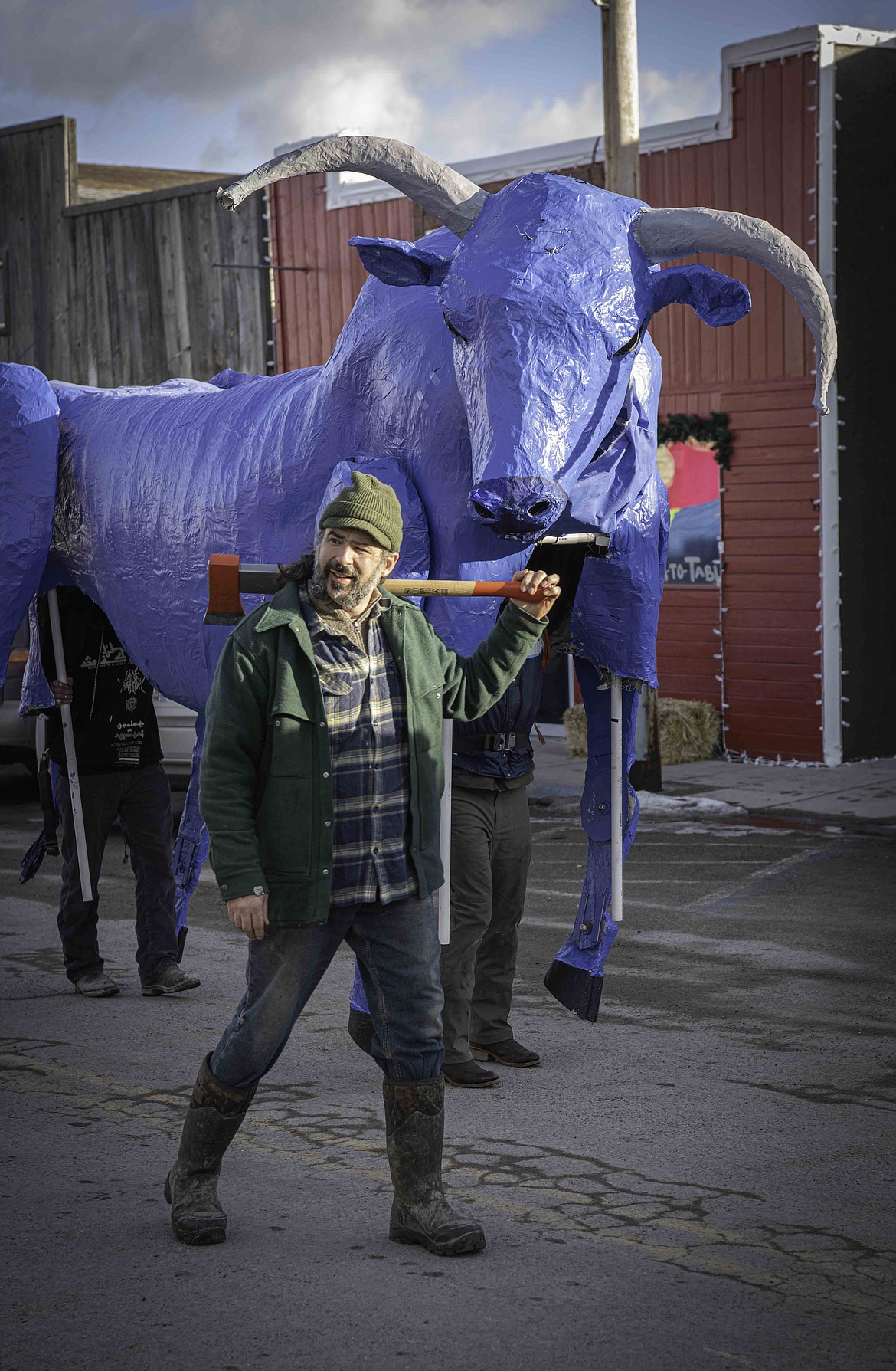 Kyle Henry as Babe the Blue Ox, and David Max as Paul Bunyan. (Tracy Scott/Valley Press)