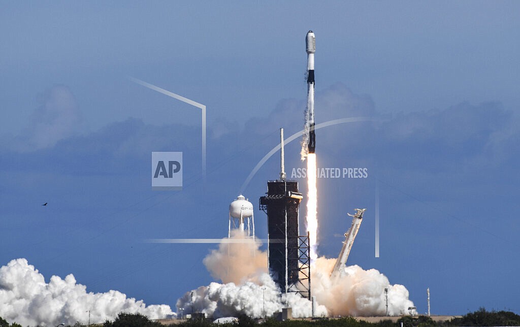 A SpaceX Falcon 9 rocket lifts off from Pad 39A at Kennedy Space Center, Fla.,Thursday, Feb. 3, 2022. The rocket is carrying a batch of Starlink satellites. Spacex's newest fleet of Starlink satellites are tumbling out of orbit because of a geomagnetic storm. In an online update Tuesday, Feb. 8, Elon Musk's company reported that up to 40 of the 49 small Internet-service satellites launched last Thursday have either re-entered the atmosphere and burned up, or are on the verge of doing so. (Craig Bailey/Florida Today via AP)