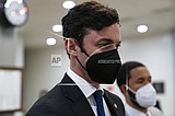 Pressure mounts on Congress to curb lawmaker stock trading