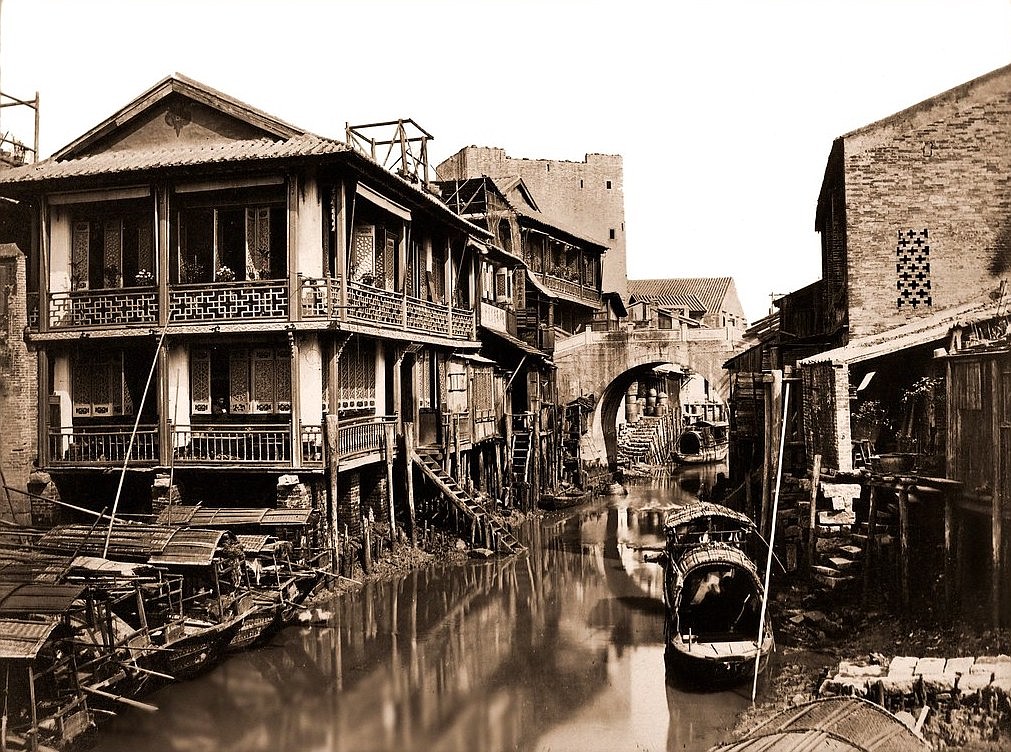 Photo of 19th century Canton, a perfect place for pirates, including Ching Shih, to hide and use as a base for launching attacks (c.1880).