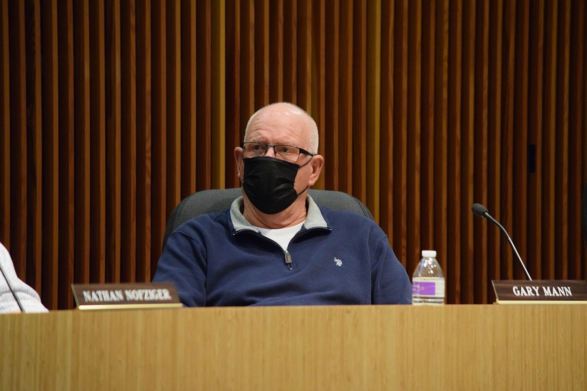 Moses Lake Planning Commission Member Gary Mann listens during the first of what will be several meetings to review the city’s shoreline master plan. Mann wanted to know if setbacks for development near the lakeshore — which vary from 25 to 200 feet — can be reworked as part of revising the plan.