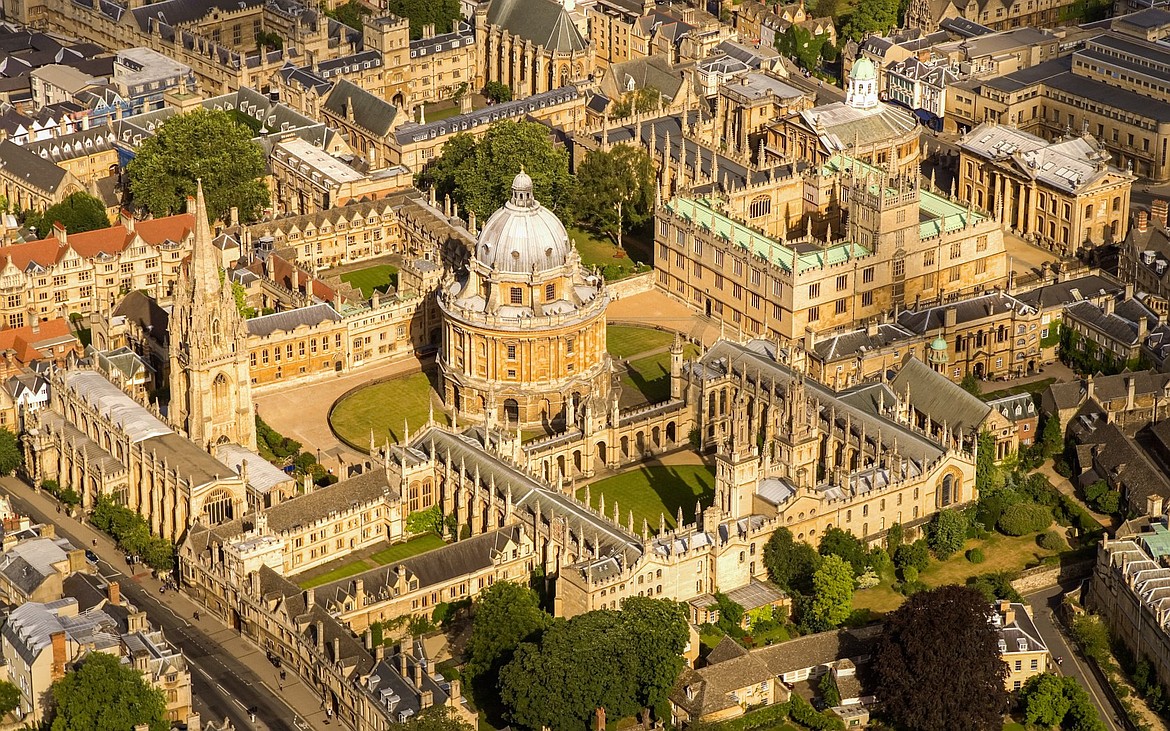Bird’s-eye view of Oxford University.