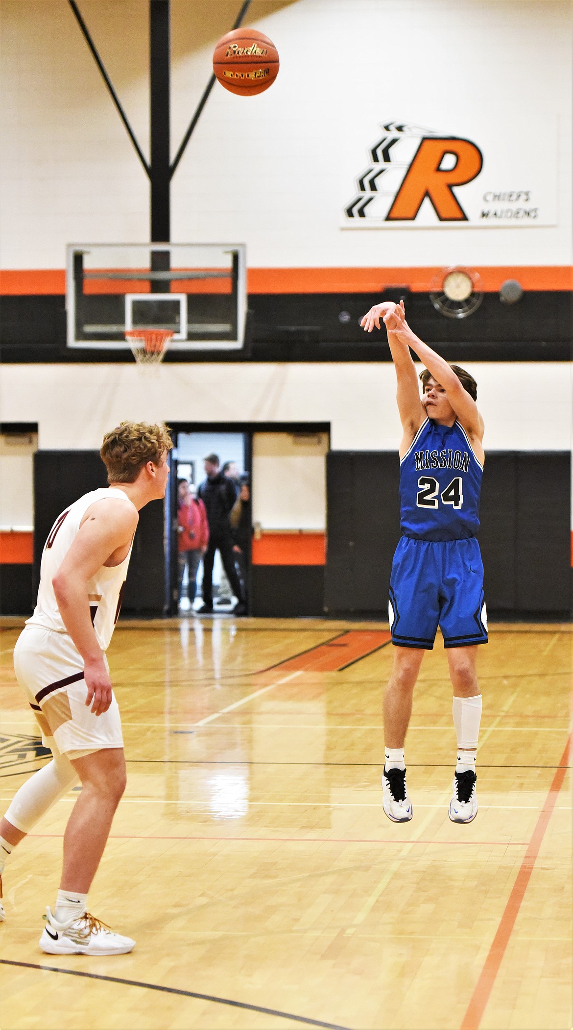 Mission's Zoran LaFrombois takes a deep shot against Florence-Carlton on Saturday. (Scot Heisel/Lake County Leader)