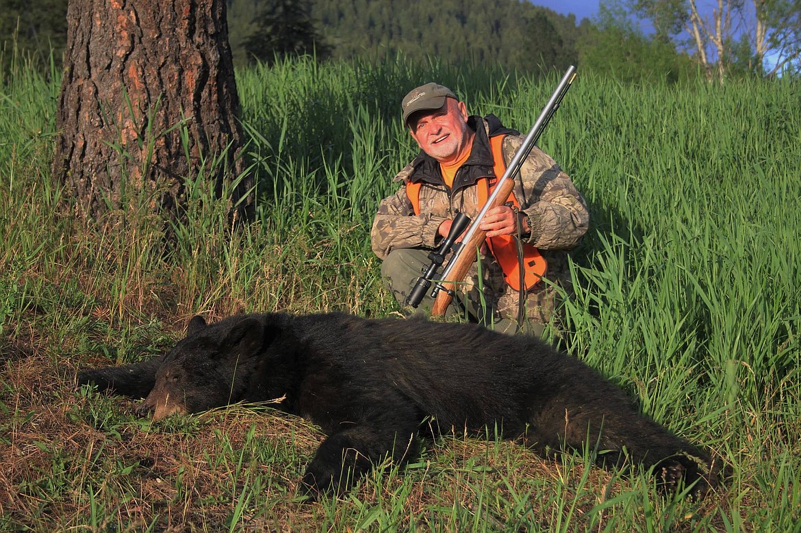 Sanders County poacher still wanted on bear-baiting charges
