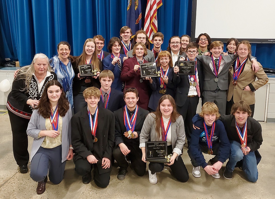 Academic Decathlon 2022 Winning Team! 