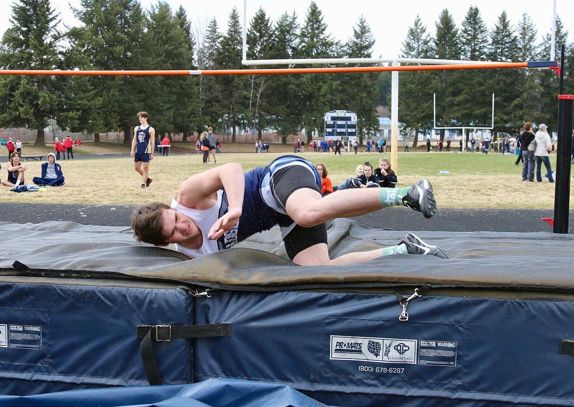 Badger track takes second and third, stacking up PRs at home meet Badger track takes second and third, stacking up PRs at home meet