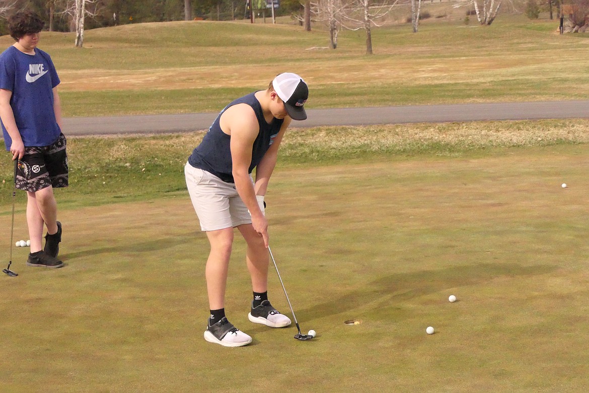 St. Regis golf draws ample numbers Valley Press/Mineral Independent