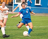 Johnston-Heinz will play soccer in Oregon