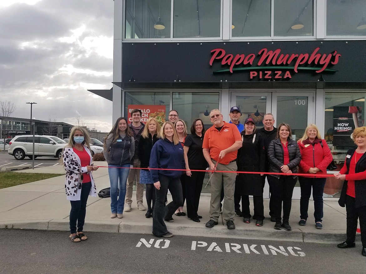 Papa Murphy’s in Post Falls has new owners and our mayor, Ron Jacobson along with members of the Post Falls Chamber Ambassadors, welcomed DJ and Tanya Cavanaugh with a ribbon cutting.