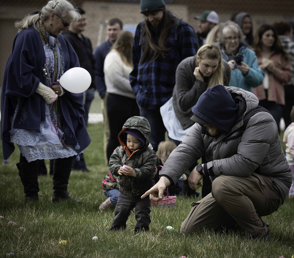Children on the prowl for Easter eggs at a community event in Plains. (Tracy Scott/Valley Press)