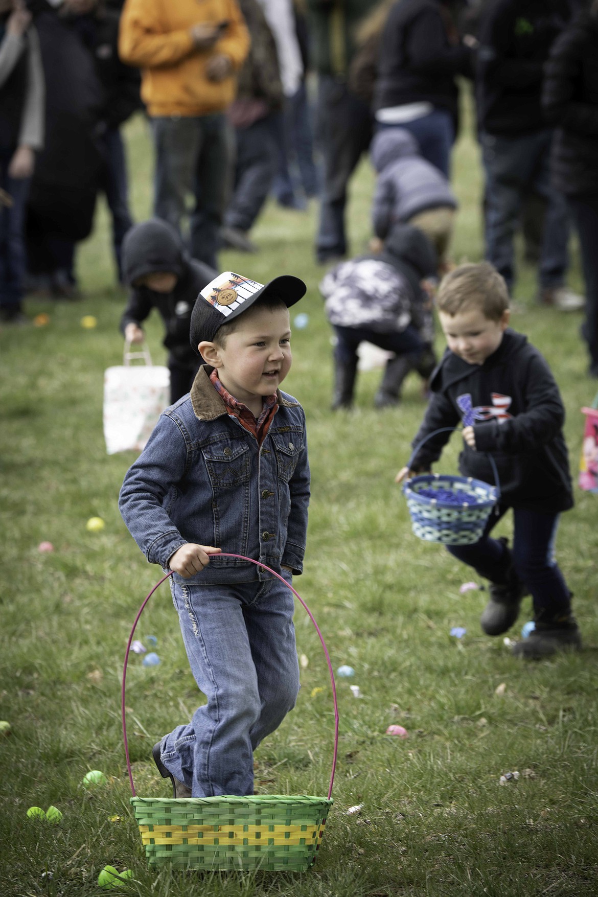 Children on the prowl for Easter eggs at a community event in Plains. (Tracy Scott/Valley Press)