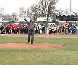 Moses Lake parade welcomes teams to the diamond