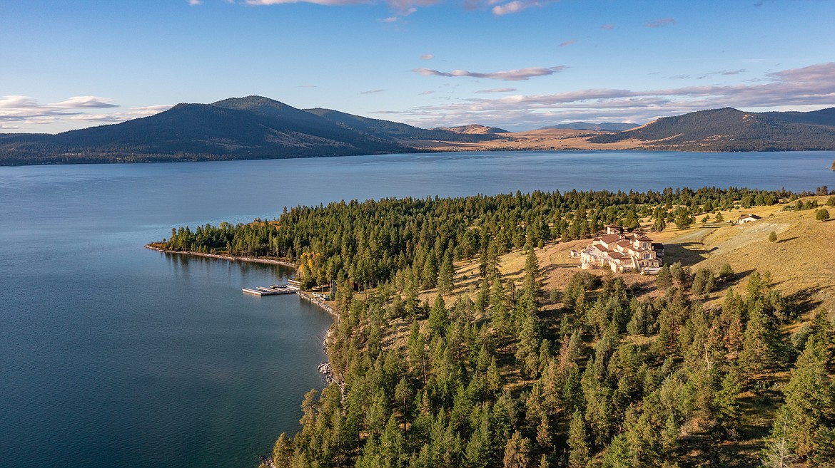 Why is Flathead Lake so clear?. Flathead Lake in Montana is