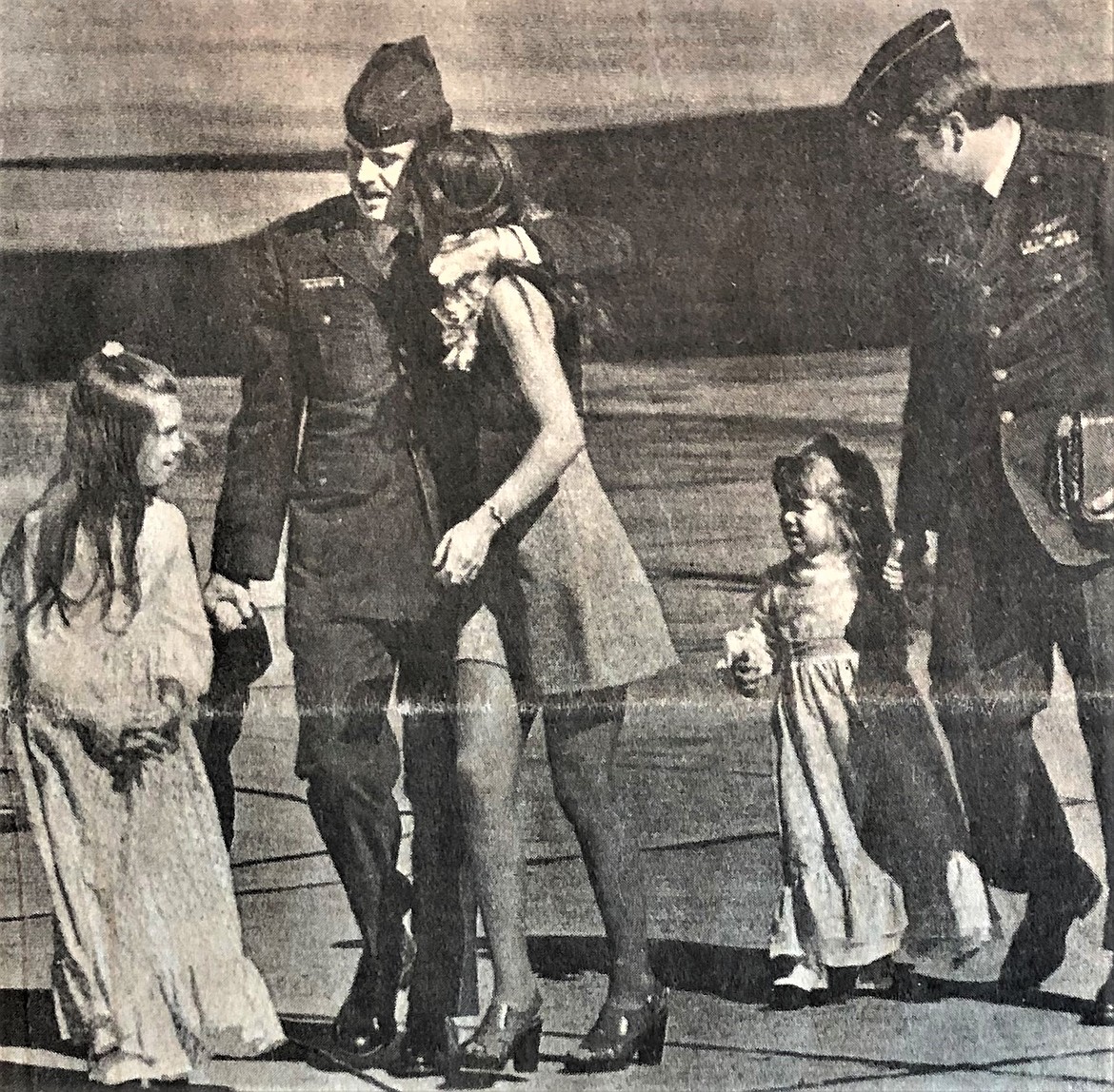 Fred McMurray reunites with wife Lisa and daughters in April 1973.