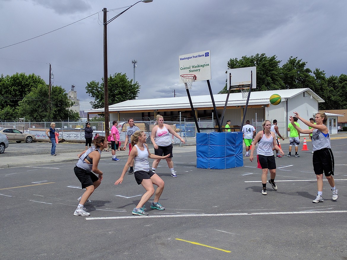 The Dru Gimlin 3 on 3 basketball tournament was originally established to honor Dru Gimlin who passed away due to a car accident. Gimlin’s teammates wanted to honor him and the fundraiser, which helps Quincy students participate in athletics, was established.