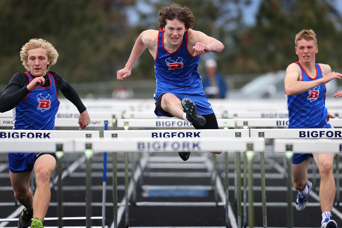 Vikes And Vals Dominate District Track Meet, Vikings Win Western B ...