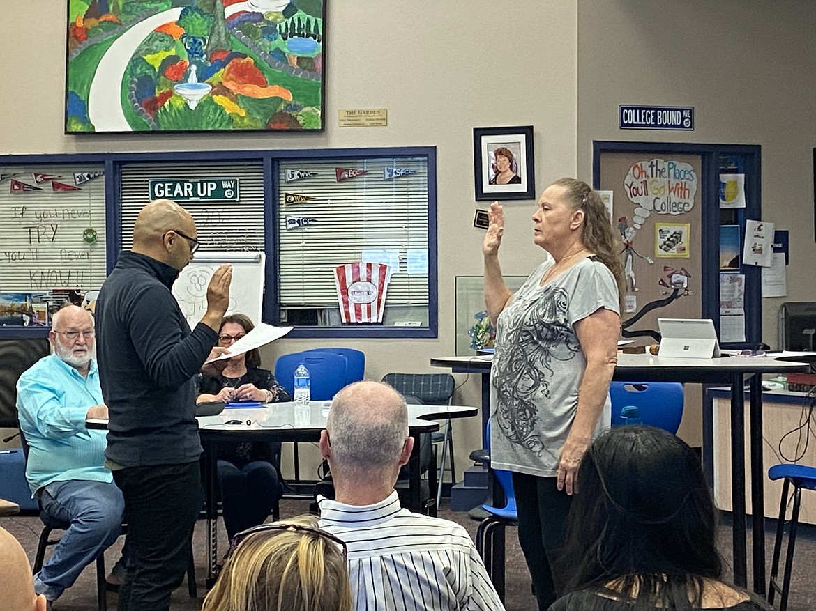 Michelle Agliano takes the oath of office as mayor of Soap Lake Wednesday at the Soap Lake City Council meeting.