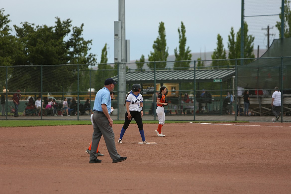 Warden sophomore Aliza Leinweber waits on second base during the 2B state tournament on May 27, 2022.