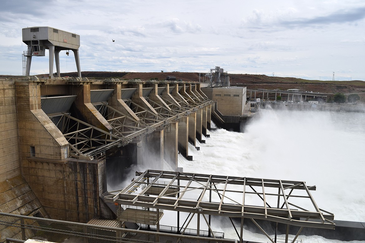 The Ice Harbor Dam spillway, with the six-unit powerhouse in the background.