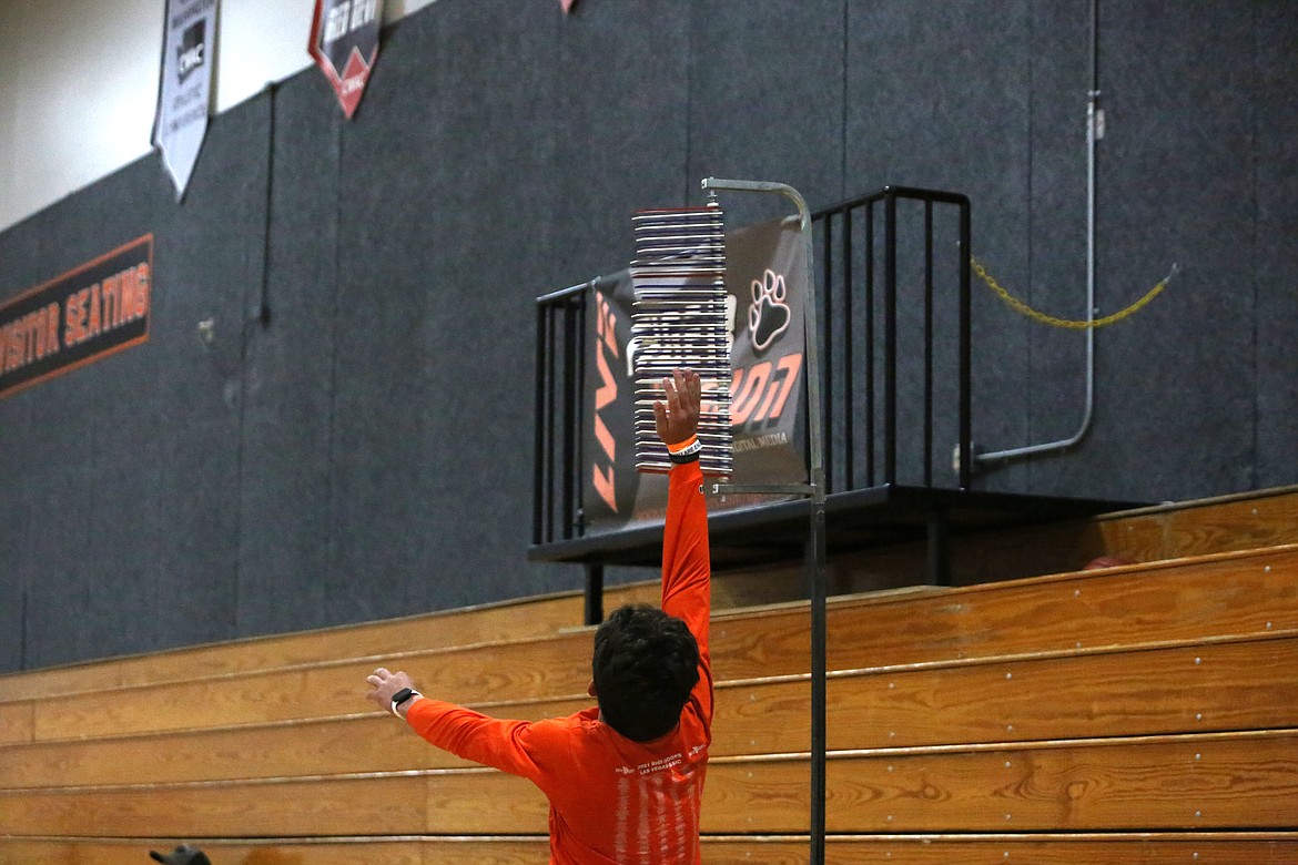 The tournament featured competitions in three-point shooting and the vertical jump with the winner being awarded prizes.