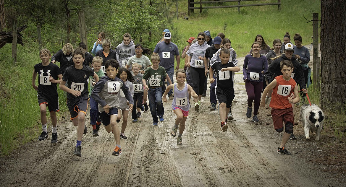 32 runners start the 3K race at Homesteader Days in Hot Springs. (Tracy Scott/Valley Press)