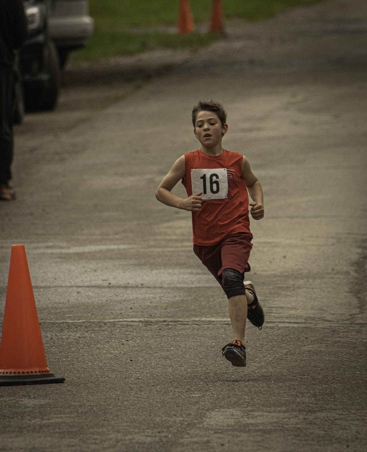 Domick Faber takes first place in 3K. (Tracy Scott/Valley Press)