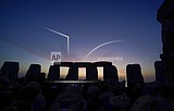 Thousands flock to Stonehenge to mark summer solstice