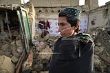 Afghans bury dead, dig for survivors of devastating quake