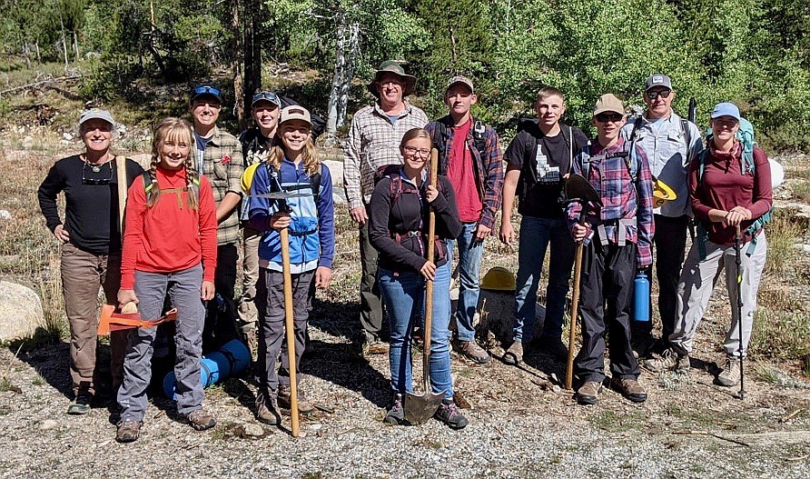 Idaho Trails Association members and youth volunteers from a previous project.