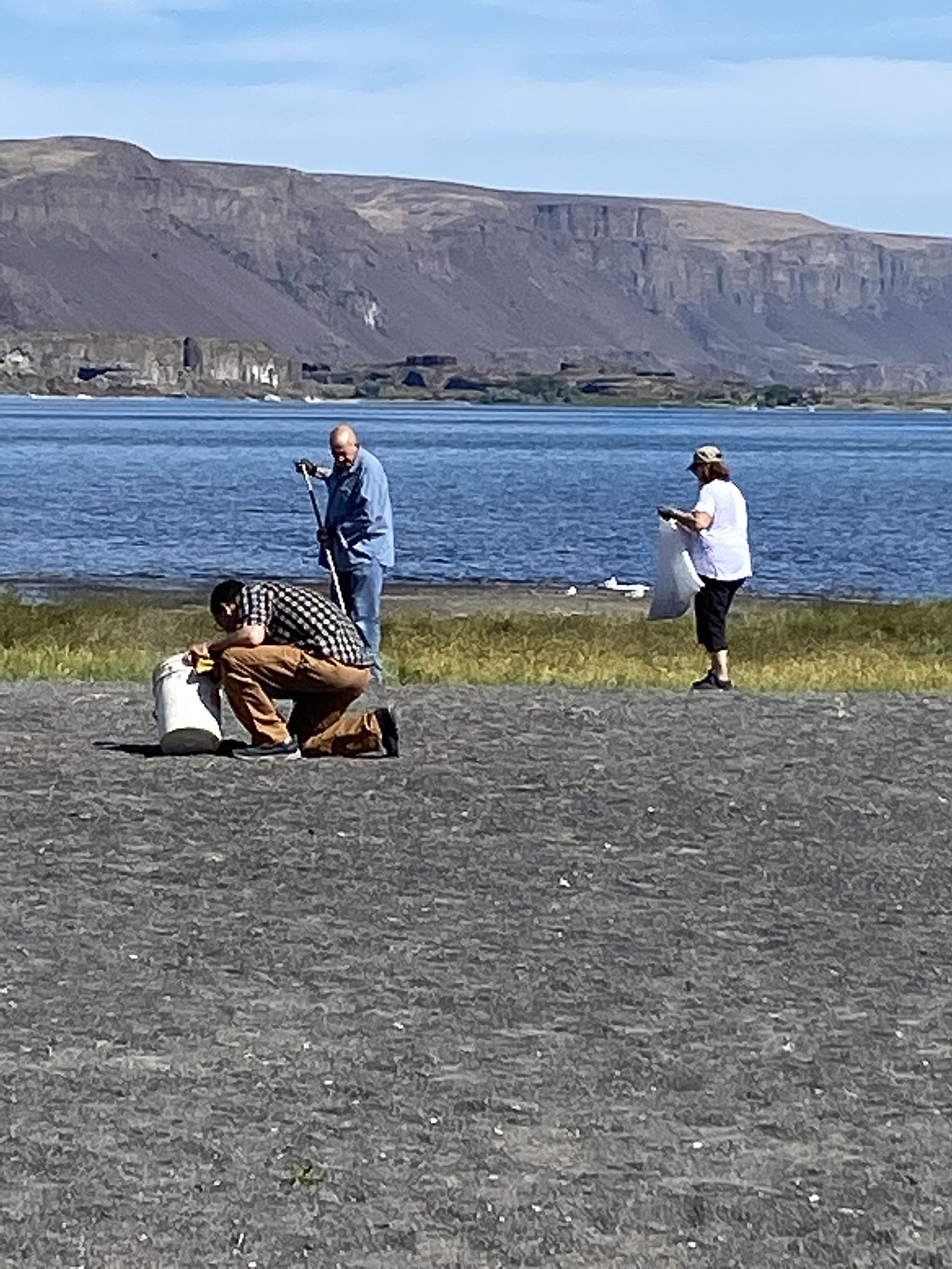 Every so often the call goes out for volunteers for a one-hour trash mob to clean up different areas of Soap Lake.