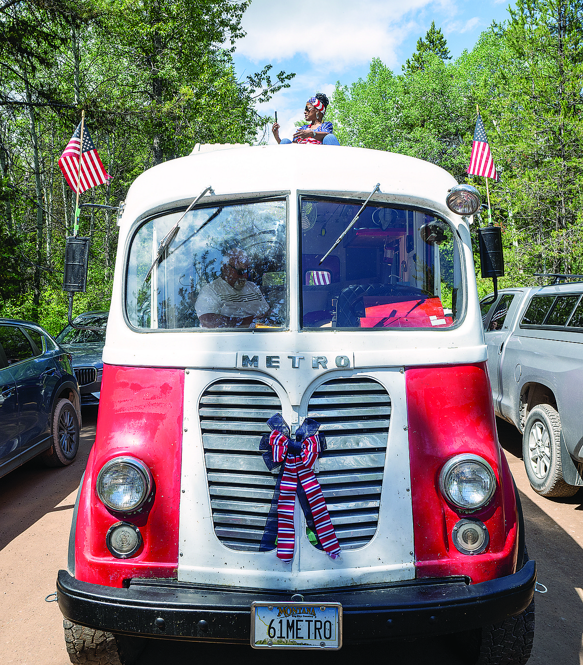 A 61 Metro in the parade, which became a bit stuck after the fire truck ran out of diesel.