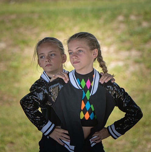 Dancers Gabby and Ava Taylor. (Tracy Scott/Valley Press)