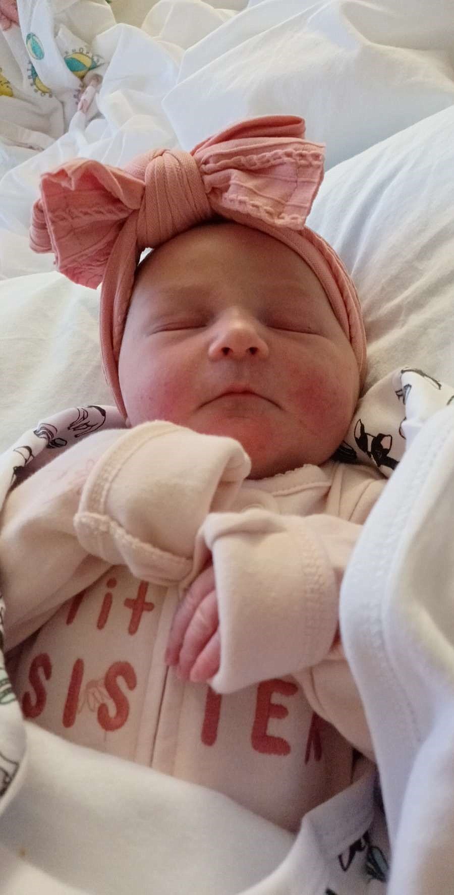 Tymber Jean Evans was born June 16, 2022 at Clark Fork Valley Hospital. She was 7.02 pounds and 20 inches long.
She is the daughter of Patricia Lynn Evans, and joins siblings Willow and Liam.
Maternal grandparents are Tammy Rhienhart and Mark Rhinehart. Great-grandparent is Patsy Evans.