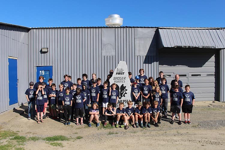 2022 Robotics camp photo.