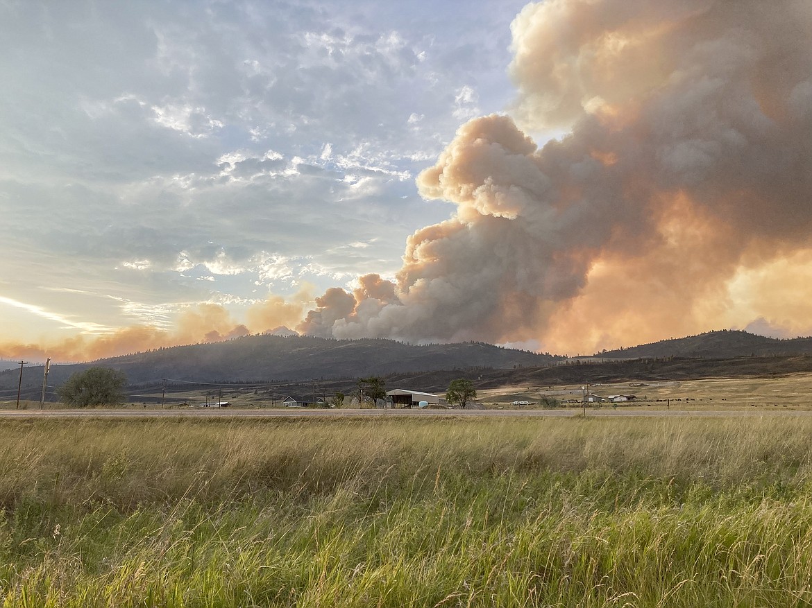 A smoke plume from the Elmo 2 Fire burning west of Flathead Lake near Elmo and Dayton. (Rob Zolman/Lake County Leader)