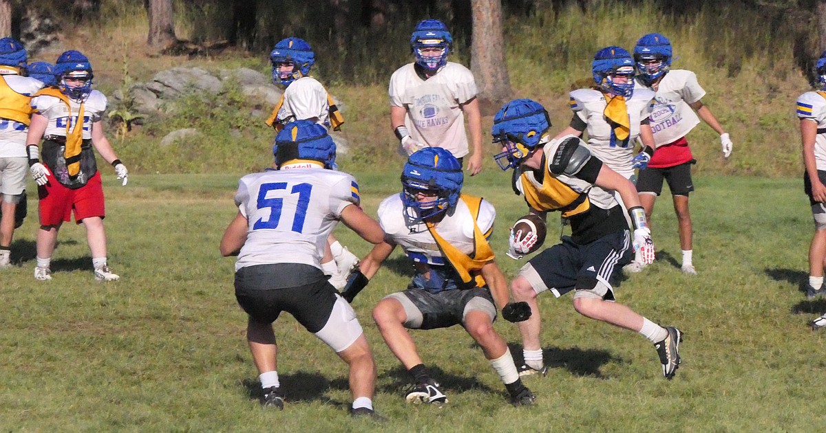 Reigning champs move to 11-man football | Valley Press/Mineral Independent