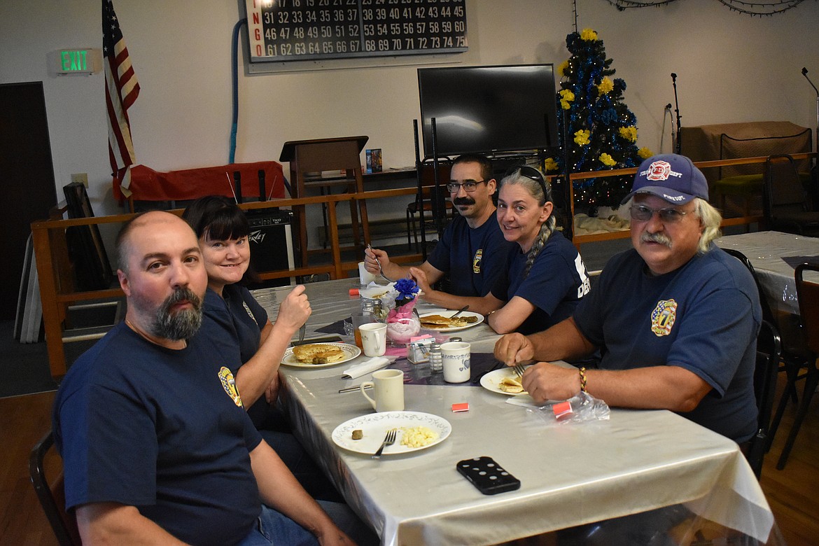 Grant County Fire District 7 came out to support the Soap Lake Community and Senior Center, enjoying breakfast as a group.