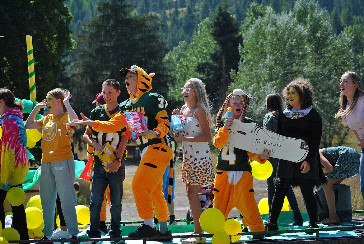 The St. Regis Junior High float was full of energy during the homecoming parade on Friday. (Amy Quinlivan/Mineral Independent)