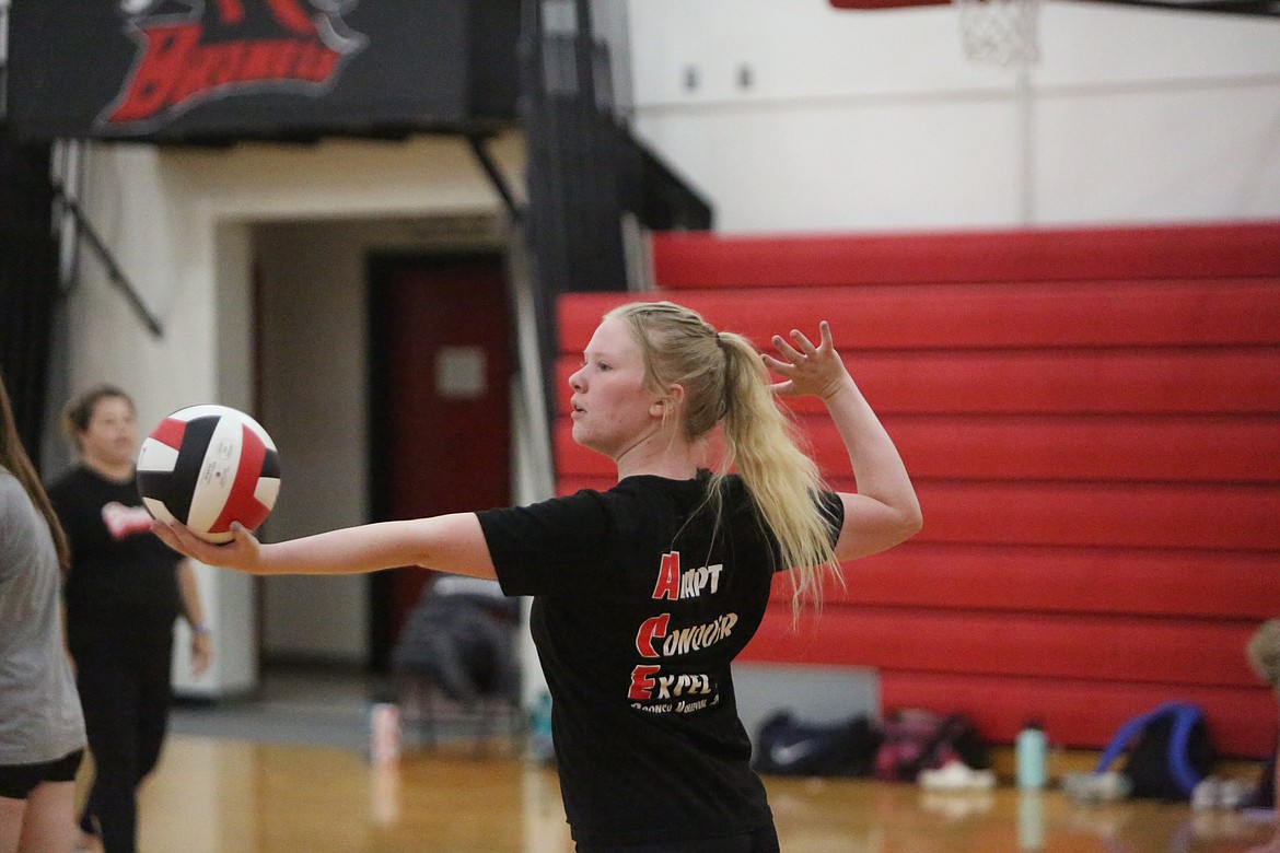 Lind-Ritzville/Sprague senior Raegan Snider sets up for a serve during a Bronco practice.