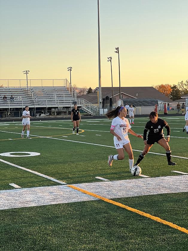 Wahluke’s Hiselle Bernal pushes the ball upfield during a game last season.